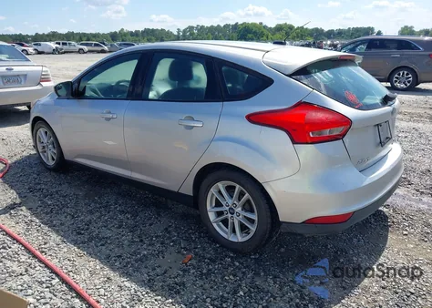 2015 Ford Focus Se z USA, uszkodzony, nr VIN 1FADP3K23FL307317